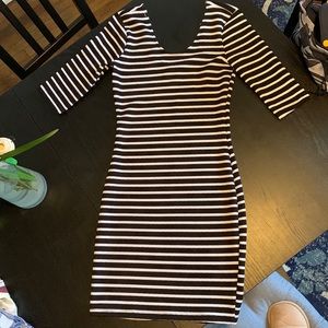 Rue21 Black/White Midi dress; elbow length sleeves